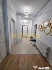 Apartament spațios cu 4 camere de închiriat în zona Av...
