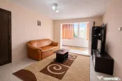 Apartament decomandat cu 3 camere, zona Cetate 