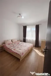 Apartament decomandat cu 3 camere, zona Cetate 