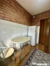 Apartament decomandat cu 3 camere, zona Cetate 