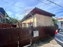 Casă / Vilă cu 4 camere de vânzare în zona Gheorghe Doja