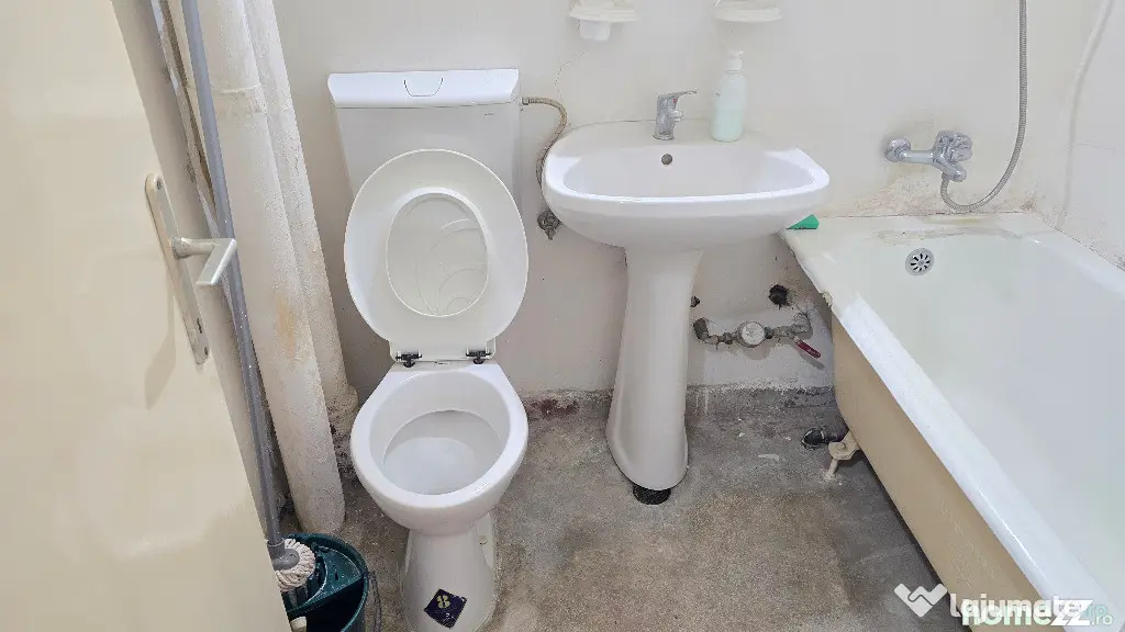 Vand apartament 2 camere decomandat in Deva, zona Gojdu, etaj 1,