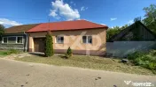 Casă de vânzare în comuna Sâmbăta, județul Bihor 