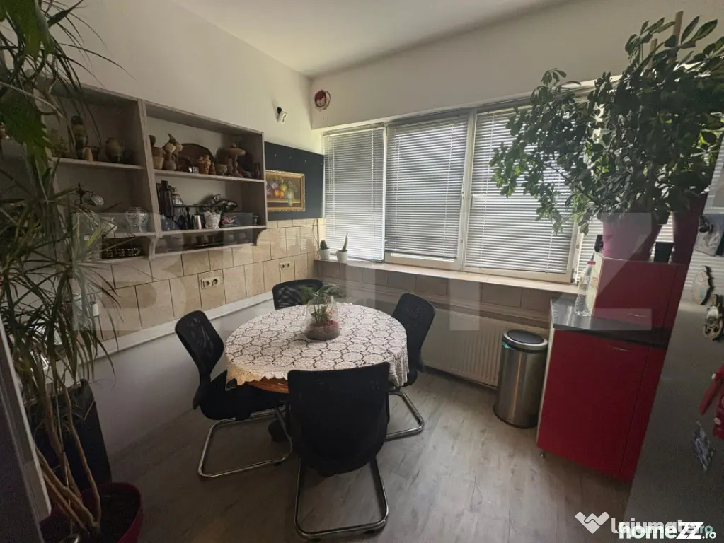 Apartament 4 camere, 115 mp - zona Zăvoi
