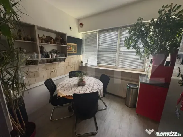 Apartament 4 camere, 115 mp - zona Zăvoi