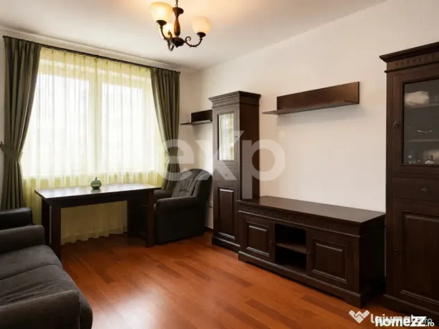 Apartament cu 3 camere decomandat de vânzare, etaj 1-Zona C
