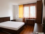 Apartament cu 3 camere decomandat de vânzare, etaj 1-Zona C 