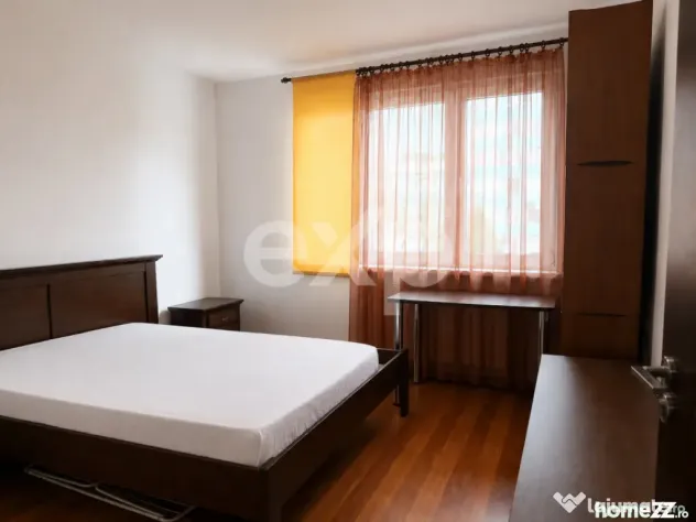 Apartament cu 3 camere decomandat de vânzare, etaj 1-Zona C