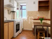Apartament cu 3 camere decomandat de vânzare, etaj 1-Zona C 