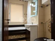 Apartament cu 3 camere decomandat de vânzare, etaj 1-Zona C 