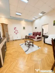 Apartament elegant cu 3 camere, situat ultracentral, la etaj 