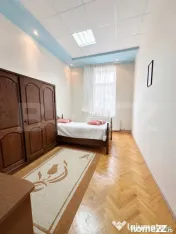 Apartament elegant cu 3 camere, situat ultracentral, la etaj 