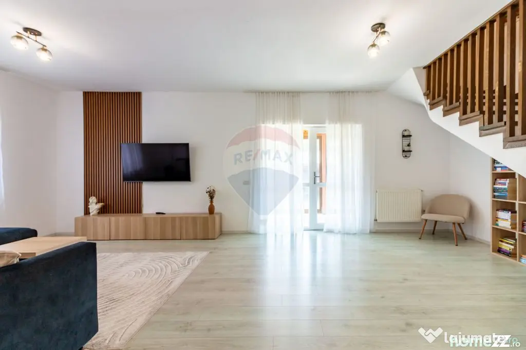 Casă / Vilă de vanzare cu 4 camere in Tunari, langa pad...