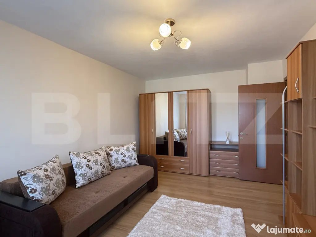 Apartament cu 2 camere complet decomandat, proaspat renovat