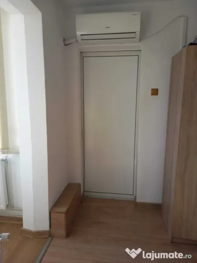 Proprietar vând garsonieră Strada Posada, Etaj 2