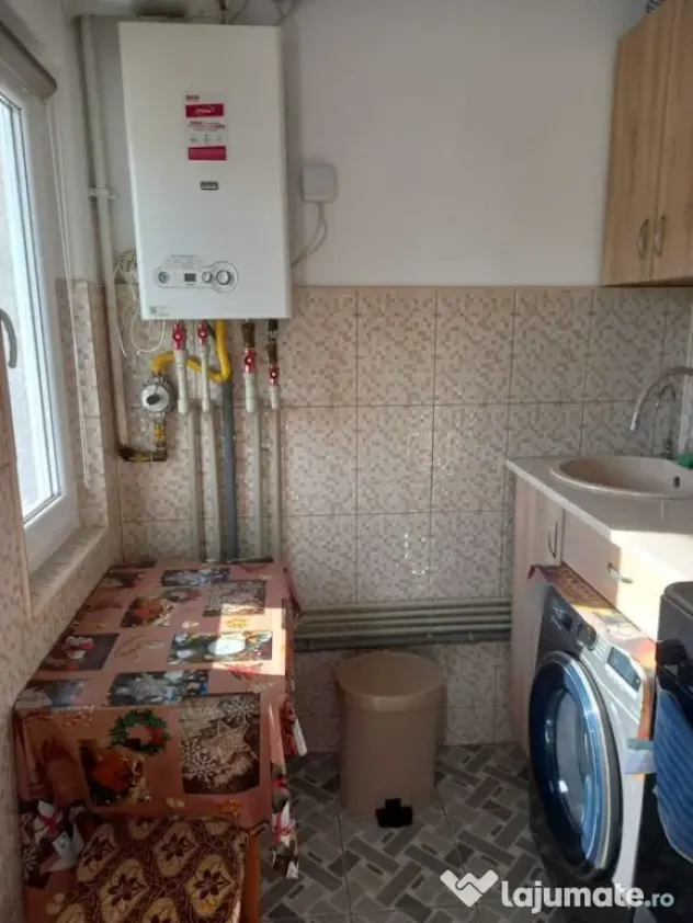 Proprietar vând garsonieră Strada Posada, Etaj 2