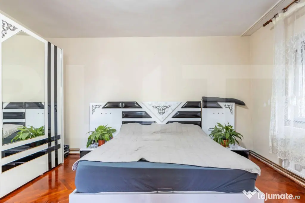Casă 3 camere, curte și grădină, teren 765 mp, garaj, Mi