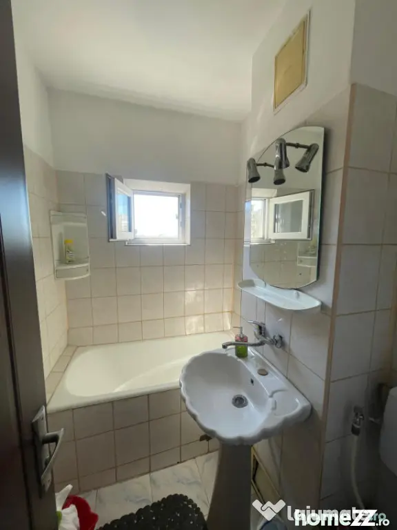 Apartament cu 2 camere, pretabil regim hotelier, Craiovita,