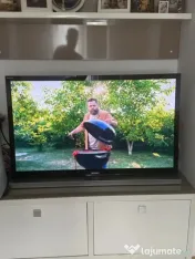 TV Sony Bravia 46” Full HD + Stand aluminiu cu Soundbar 