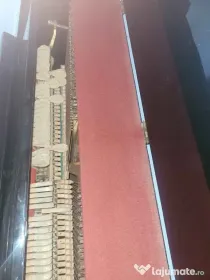 Pianina Ukrajna de vanzare