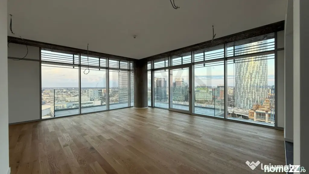 Apartament cu 4 camere UpSite etaj 15