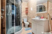 Casă / Vilă cu 6 camere de vânzare în zona Bartolomeu 