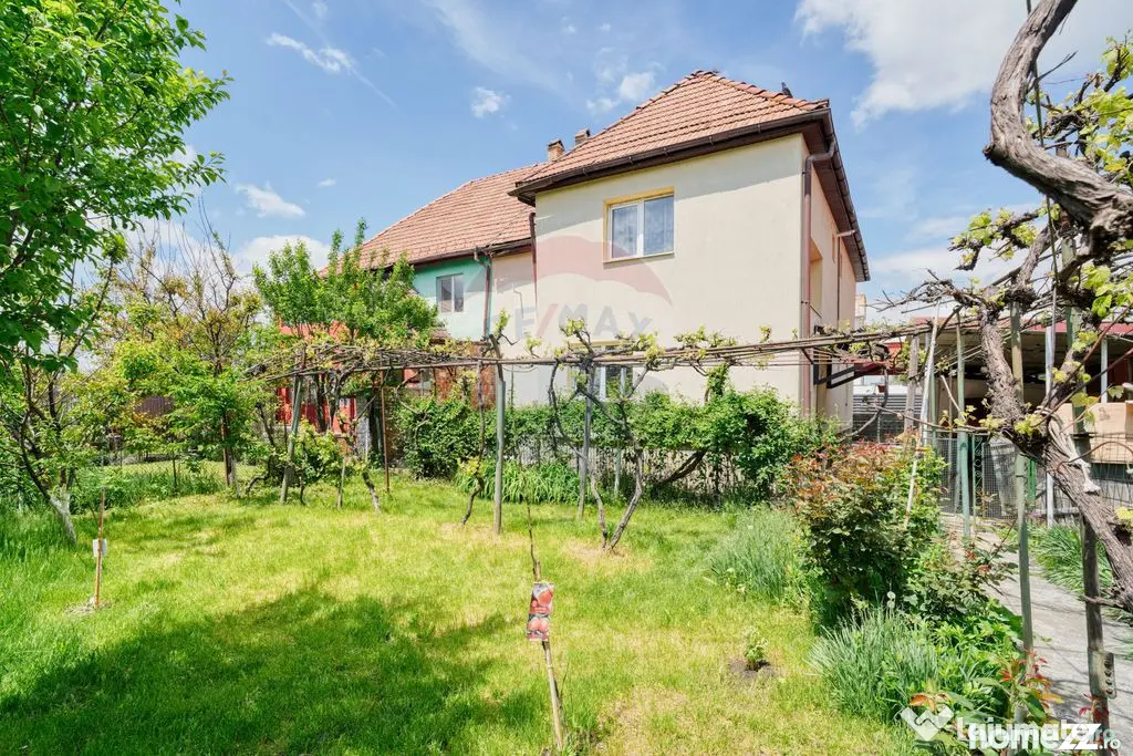 Casă / Vilă cu 6 camere de vânzare în zona Bartolomeu