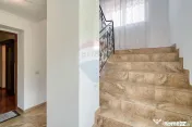 Casă / Vilă cu 6 camere de vânzare în zona Bartolomeu 