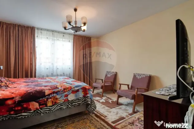 Casă / Vilă cu 6 camere de vânzare în zona Bartolomeu