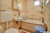Casă / Vilă cu 6 camere de vânzare în zona Bartolomeu 