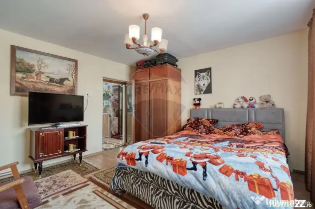 Casă / Vilă cu 6 camere de vânzare în zona Bartolomeu