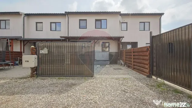 Casă / Vilă cu 3 camere de vânzare