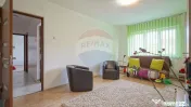 Apartament cu 2 camere de vânzare pe str Zorilor, vedere...