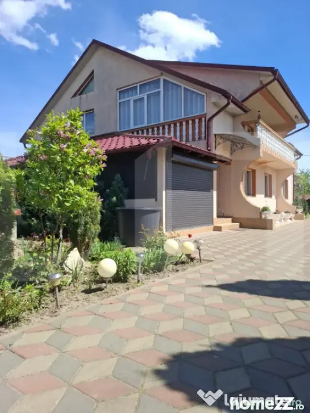 Vilă spațioasă – 300 mp utili, teren 4600 mp, DN în B