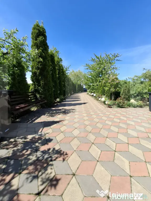 Vilă spațioasă – 300 mp utili, teren 4600 mp, DN în B
