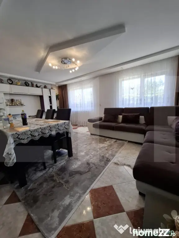 Vilă spațioasă – 300 mp utili, teren 4600 mp, DN în B