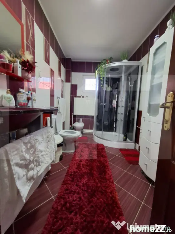 Vilă spațioasă – 300 mp utili, teren 4600 mp, DN în B