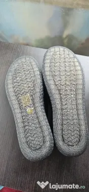 Pantofi dama din piele ecologica marimea 39,sunt noi 
