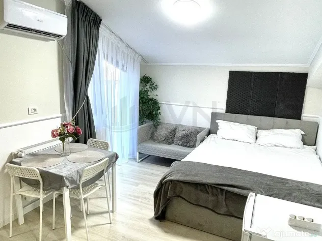 Apartament 8 camere Aviatiei decomandat