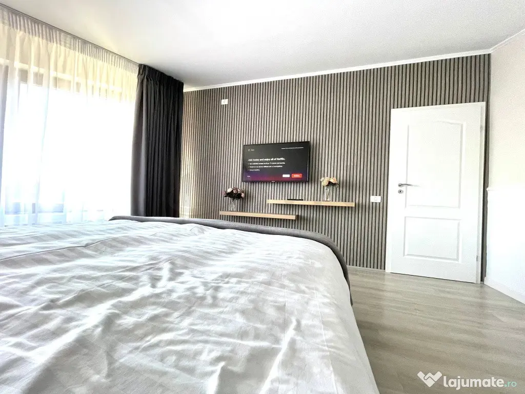 Apartament 8 camere Aviatiei decomandat