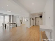 Vila individuala in Tunari l Curte 