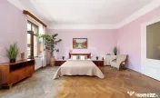 Apartament in vila cu amprenta istorica,180mp,gradina,pod,Ce 