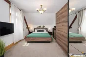 Apartament in vila cu amprenta istorica,180mp,gradina,pod,Ce 