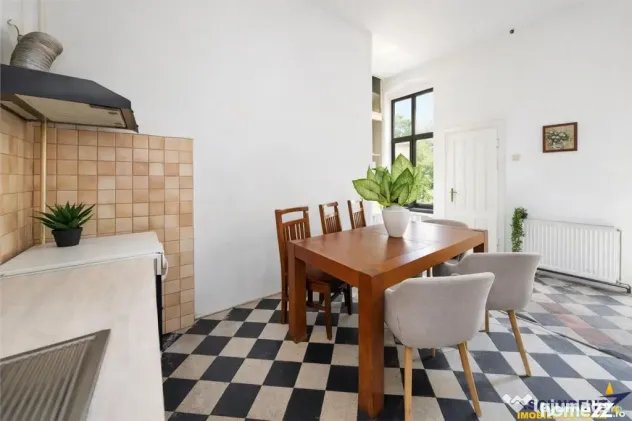 Apartament in vila cu amprenta istorica,180mp,gradina,pod,Ce