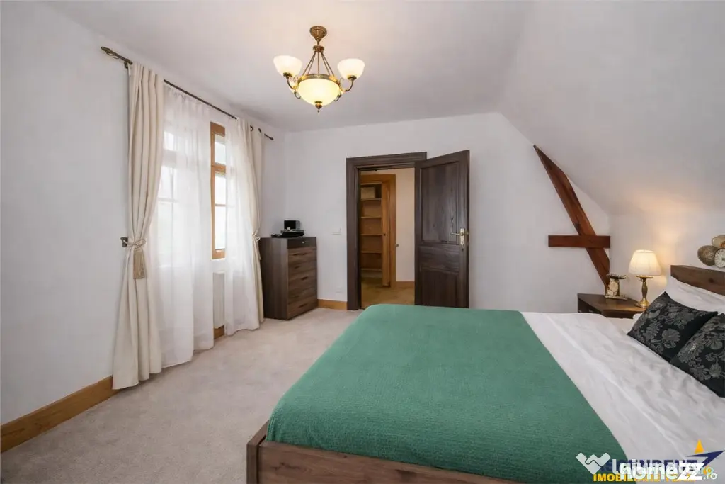 Apartament in vila cu amprenta istorica,180mp,gradina,pod,Ce