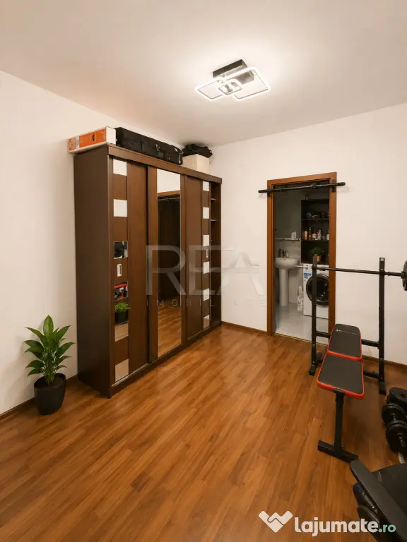 3 camere Titan decomandat,centrală,et. 5,an 2009,70 mp
