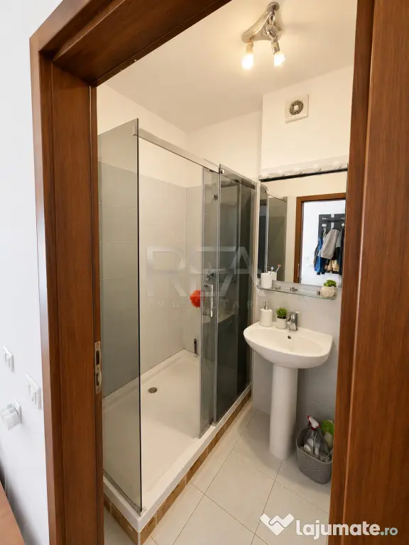 3 camere Titan decomandat,centrală,et. 5,an 2009,70 mp