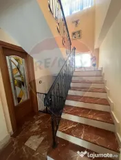 Casă / Vilă 5 camere strada Vrancei 