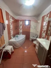 Casă / Vilă 5 camere strada Vrancei 