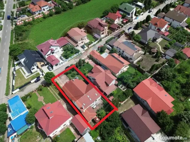 Casă / Vilă 5 camere strada Vrancei